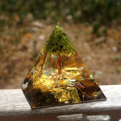 Crystal Epoxy Pyramid Decoration | 6CM Geometry Ornament